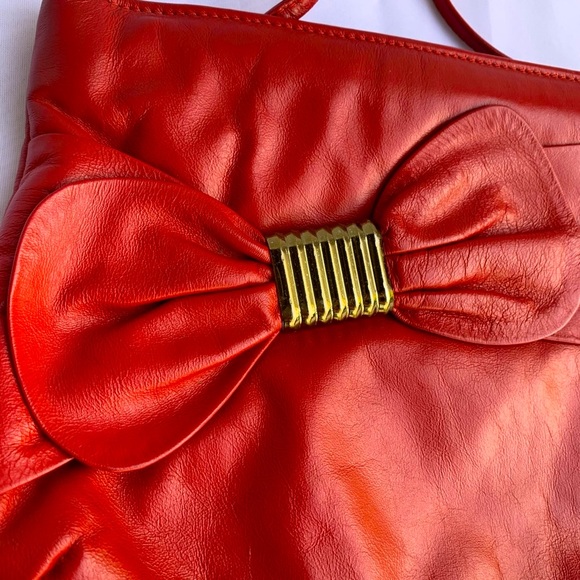 Red Vintage Crossbody Bag - Picture 2 of 8